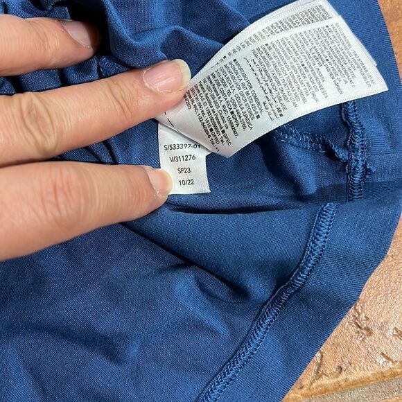 Athleta Air Out Cinch TEE in Blueish Size M - Picture 7 of 12